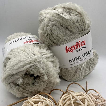 Пряжа Katia Mini velour 107