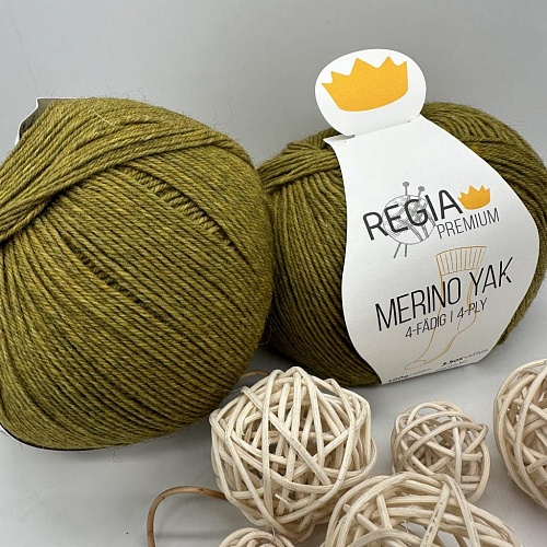 Пряжа Regia Merino Yak 07516 зеленая трава меланж